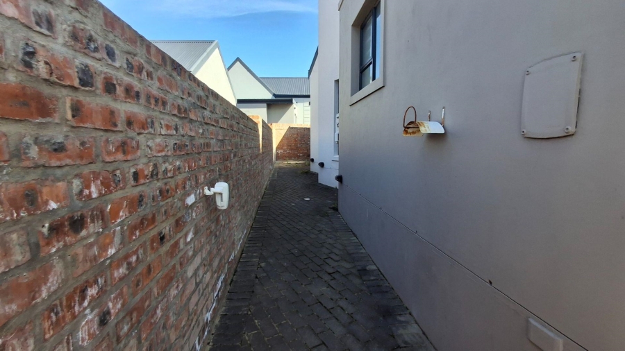 3 Bedroom Property for Sale in Hartenbos Central Western Cape